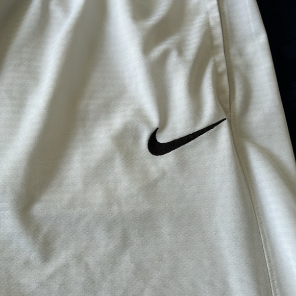 Four pairs Men’s Nike Basketball shorts - Picture 5 of 8